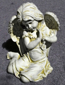 Angel Sitting Large